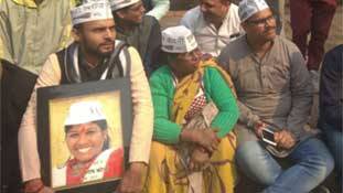 कुमार के सपोर्ट में कपिल मिश्रा का अ'विश्वास' प्रस्ताव है 'कलावती कोली' की उम्मीदवारी