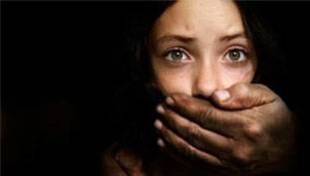 28 साल बाद भी ये कश्मीरी पंडित मौन है... 28 साल बाद भी ये कश्मीरी पंडित मौन है...