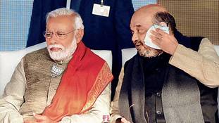 नितिन पटेल ने बगावत कर मोदी मॉडल की कलई खोल दी