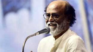 तो क्या सच में रजनीकांत, बीजेपी के तरकश के तीर हैं ?