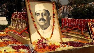 लाल किले पर पहला तिरंगा जनरल शाहनवाज खान ने ही फहराया था