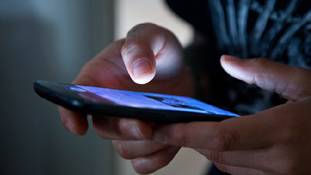 जल्द आएगा मुकेश अंबानी को टेंशन देने वाला 500 रुपए का स्मार्टफोन