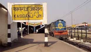 कासगंज हिंसा : एक हफ्ते बाद घर से निकले कुछ बुनियादी सवालों के जवाब कासगंज हिंसा : एक हफ्ते बाद घर से निकले कुछ बुनियादी सवालों के जवाब