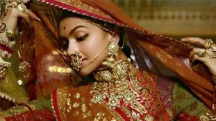 पद्मावत देखकर सिनेमाहॉल से निकल रहे विदेशियों की बात सुनेंगे तो भारत की नौटंकी भूल जाएंगे