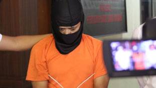 शादी के प्रेशर कुकर में दिगाम सबसे पहले पकता है...