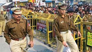 पुलिस के हाथ को अदालत का काम देकर यूपी बन रहा है 'कत्लखाना' !