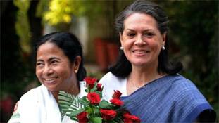 एंटी-मोदी  फेडरल फ्रंट की तैयारी में ममता की एक शर्त आड़े आई!