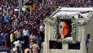 श्रीदेवी के निधन का कवरेज और 'न्यूज़ की मौत' पर बकवास बहस श्रीदेवी के निधन का कवरेज और 'न्यूज़ की मौत' पर बकवास बहस