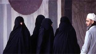 वो महिला जो इस्लाम में चार शादियां रुकवाने का दम रखती है..