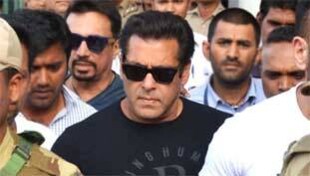 थाना में पांडे जी की बजी सीटी.. थाना में पांडे जी की बजी सीटी..