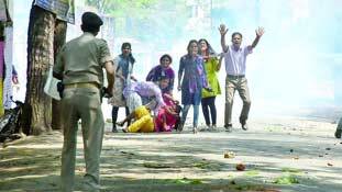 इन आंदोलनों में उग्र प्रदर्शन क्यों जरुरी है