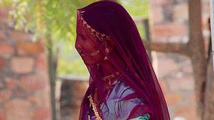 वेश्या को देख नाकमुंह सिकोड़ने वालों को उनकी जिंदगी का अहम पहलू देखना चाहिए... वेश्या को देख नाकमुंह सिकोड़ने वालों को उनकी जिंदगी का अहम पहलू देखना चाहिए...
