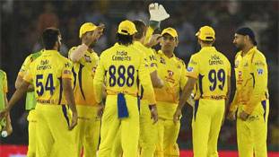 धोनी और उनकी टीम ने बताया कि प्रदर्शन उम्र का मोहताज नहीं