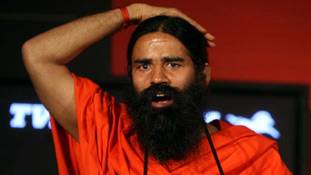 बाबा रामदेव ने फर्जी स्वदेशी मैसेजिंग ऐप लॉन्च करके एक बड़ा मौका गंवा दिया है !