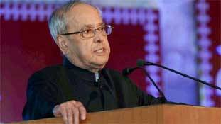 कांग्रेस को तो खुश होना चाहिये कि RSS ने प्रणब मुखर्जी को बुलाया - और वो राजी हैं