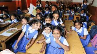 केजरीवाल का 'फीस वापसी चैलेंज' क्या कोई और राज्य ले पाएगा?