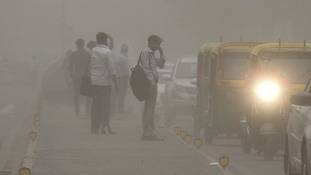 जब आंधी-तूफान आए तो खुद को इन 8 तरीकों से बचाएं