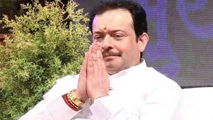 इन धर्म गुरुओं को करोड़ों हिंदुओं की भावनाओं से खेलने की खुली छूट क्यों?