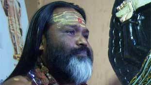 सर्जिकल स्ट्राइक और नोटबंदी जैसे एक्शन अब बाबाओं के खिलाफ होने चाहिये