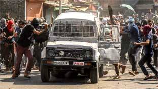 वीडियो में, युवक की बात सुनकर अलगाववादी नेता गिलानी को शर्म से गड़ जाना चाहिए!