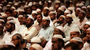 मुस्लिम तुष्टिकरण : ओवैसी और ममता के मुकाबले कांग्रेस अब भी आगे है