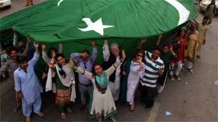 हिंदुस्तान में एक है, हैरत तो तब हुई जब सुना पाकिस्तान में 4 आम आदमी पार्टी हैं!