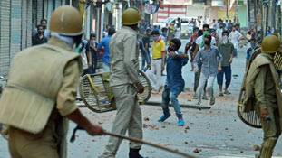 कश्मीरी युवाओं को 'आज़ादी की जंग' का ये पहलू कौन बताएगा