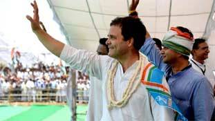 किसानों का दुख दर्द बांटने मंदसौर गये राहुल गांधी ने तो कांग्रेस का मैनिफेस्टो ही बता डाला