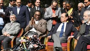 सुप्रीम कोर्ट जजों का झगड़ा 'गर्मियों की छुट्टियों' के बाद नए तेवर में दिखेगा