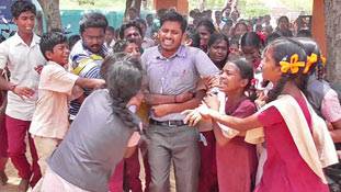 मुझे मेरा टीचर लौटा दो!