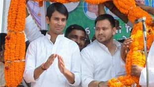 तेज और तेजस्वी की लड़ाई UP के समाजवादी झगड़े से भी खतरनाक है!