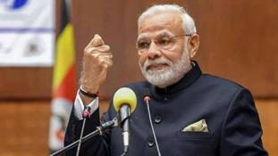 चुटकुला सुनाकर सामान बेचना कोई मोदी से सीखे