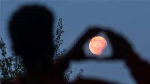 गुरु पूर्णिमा पर सदी का सबसे लंबा चंद्र ग्रहण क्‍यों खास है