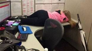 कामचोरी से कितने पैसे बर्बाद हुए ये अमेरिका ही बता सकता है