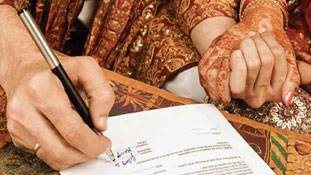 यदि आप अंबानी नहीं हैं तो एक बार कोर्ट मैरिज के विकल्प पर भी विचार कीजिए