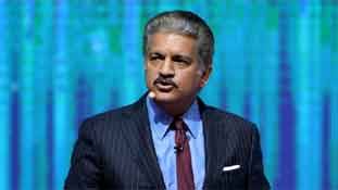 'जख्मी जूतों के अस्पताल' बनाकर आनंद महिंद्रा ने कमाल ही कर दिया