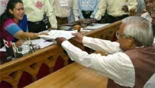 कुछ तो बात होगी जो ग्वालियर के लड़के वाजपेयी को लखनऊ ने अपना लाड़ला बनाया कुछ तो बात होगी जो ग्वालियर के लड़के वाजपेयी को लखनऊ ने अपना लाड़ला बनाया