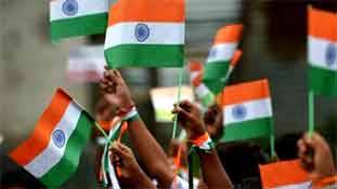 आस्तीन के सांप हों चाहे गले के, दोनों को 72वां इंडिपेंडेंस डे मुबारक