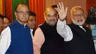 सरकार क्यों सुप्रीम कोर्ट के कंधे पर बंदूक रख कर वोट बैंक साधने लगी है