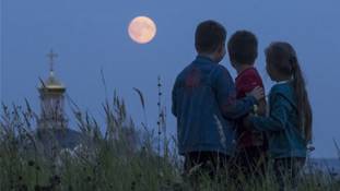 कृत्रिम चांद बनाकर कई जानवरों की जिंदगी में कलह घोलने जा रहा है चीन