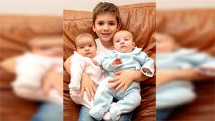 वो triplets थे, लेकिन दो बच्चे 7 साल बाद जन्मे !