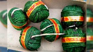 सुतली बम को सिर्फ न फूट पाने का दुख नहीं है