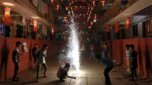 'धार्मिक' हैं 10 बजे बाद फूटते पटाखे और बकरीद पर सड़कों पर कटते बकरे!