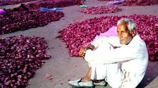 मंदसौर में 'शिवराज' से फिर क्यों नाराज हैं किसान मंदसौर में 'शिवराज' से फिर क्यों नाराज हैं किसान