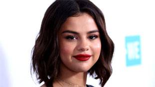 सेलेना गोमेज़ के संघर्षों का एल्बम ही सबसे हिट है