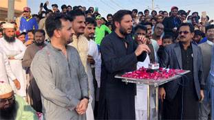 इमरान का अगला मुकाबला न जरदारी से है, न नवाज से, बल्कि अफरीदी से है...