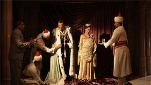 सोने की चिडिया को ऐसे कंगाल किया विलायतियों ने..