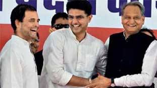 राहुल गांधी की ताजपोशी की तरह ही कांग्रेस के CM चुने जा रहे हैं