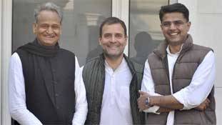 2019 तक गहलोत और पायलट की लड़ाई कांग्रेस का भट्ठा न बैठा दे