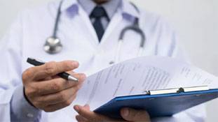 एक डॉक्टर ही अगर समलैंगिकता के मामले में अंधविश्वासी हो तो क्या कहेंगे आप?